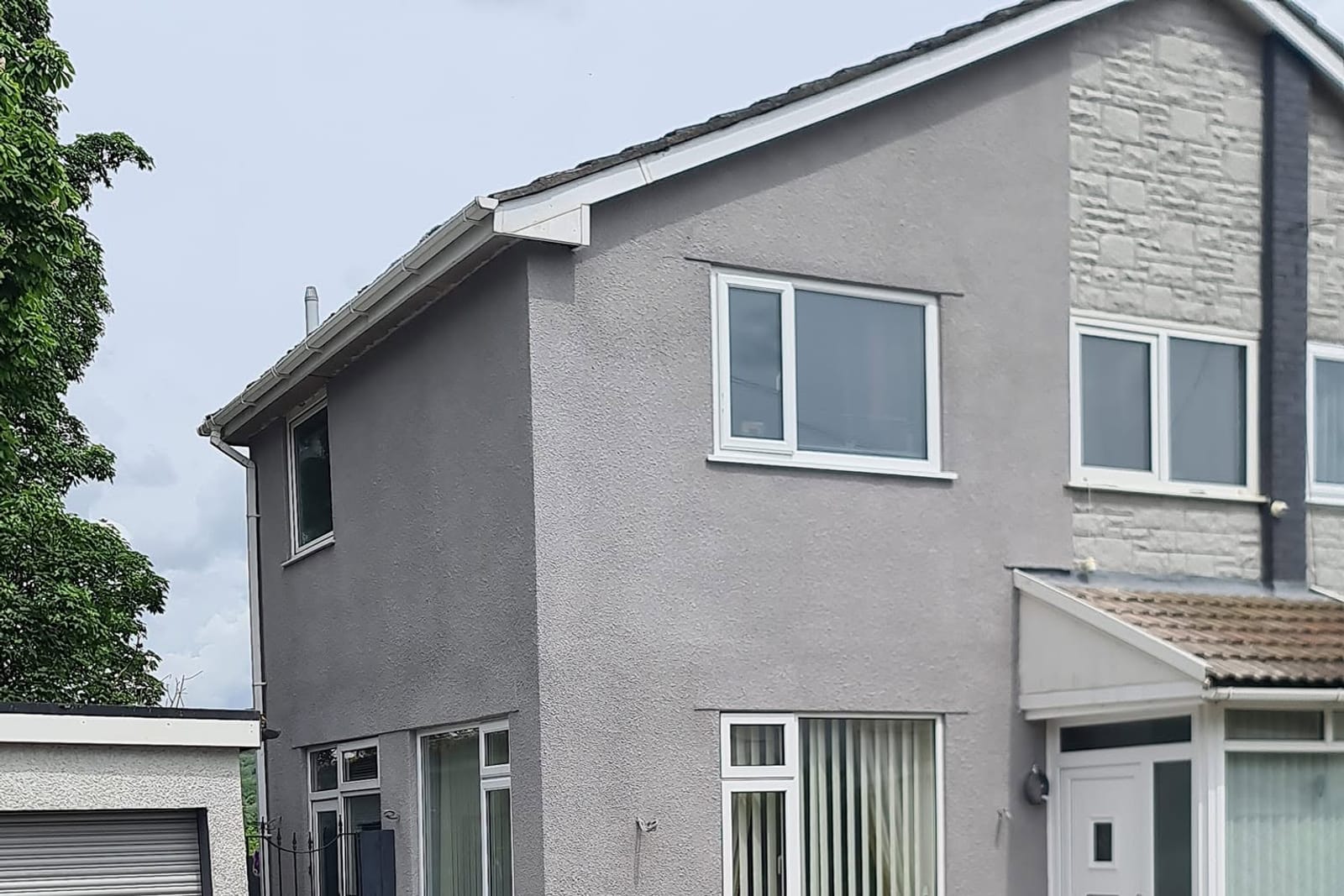 Coloured Spray Render Transformation — Rendering by CVA in South Wales valleys